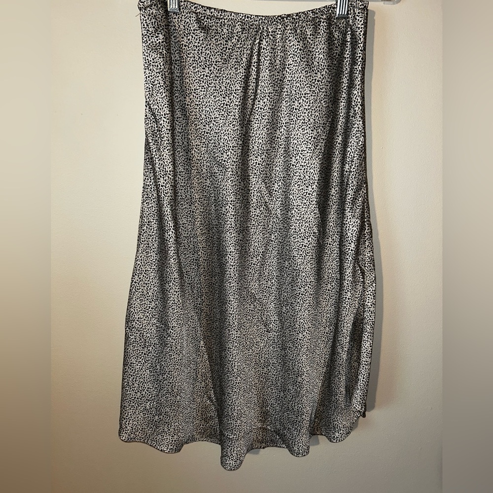 super cute silver leopard satin midi skirt